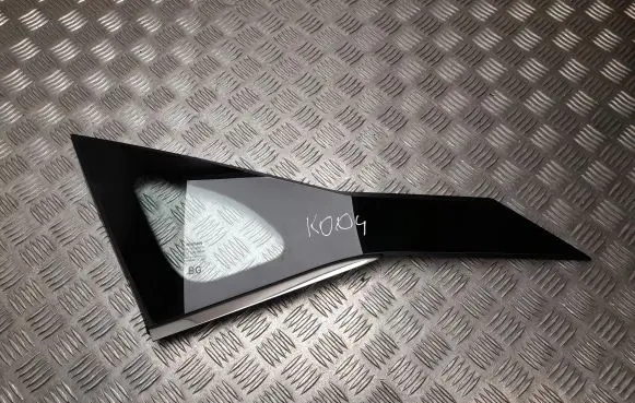 Nissan Qashqai J12 Rear door window/glass frame 833016UA0A