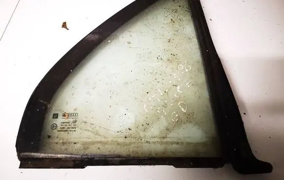 Opel Omega B1 Rear vent window glass as2 90459522