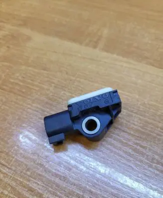 Volvo V70 Airbag deployment crash/impact sensor 30712107