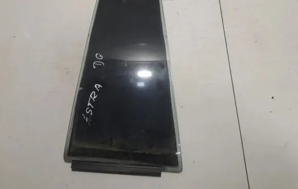Opel Astra F Rear vent window glass 