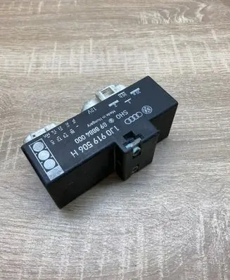 Volkswagen Golf IV Coolant fan relay 1J0919506H 898884000