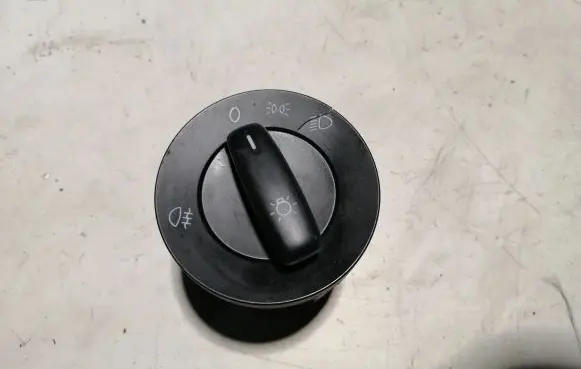 Volkswagen Tiguan Light switch 1K0941431BB