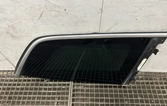 Mercedes-Benz GL X166 Rear side window A1666700150