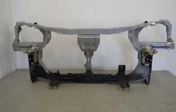 Nissan Primera Front bodywork piece 