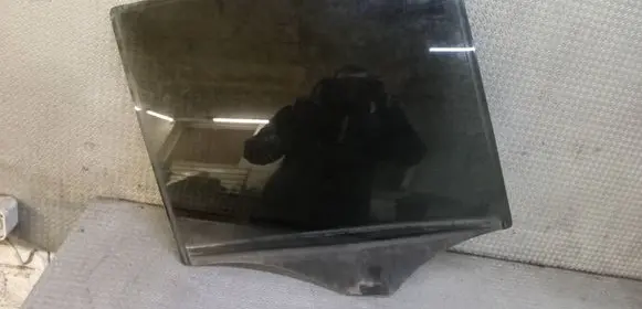 Mercedes-Benz ML W164 Rear door window glass 