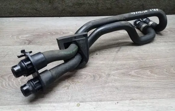 Volvo XC70 Engine coolant pipe/hose 6G9118C226F