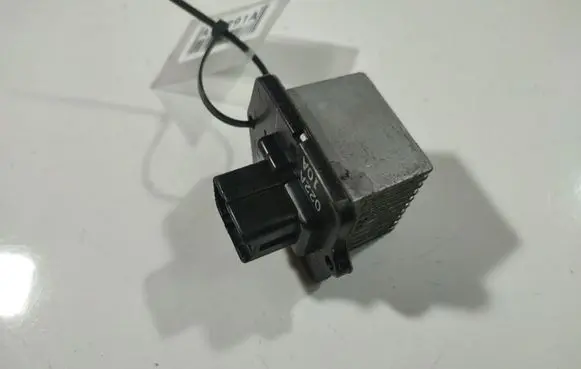 Mitsubishi Outlander Heater blower motor/fan resistor 