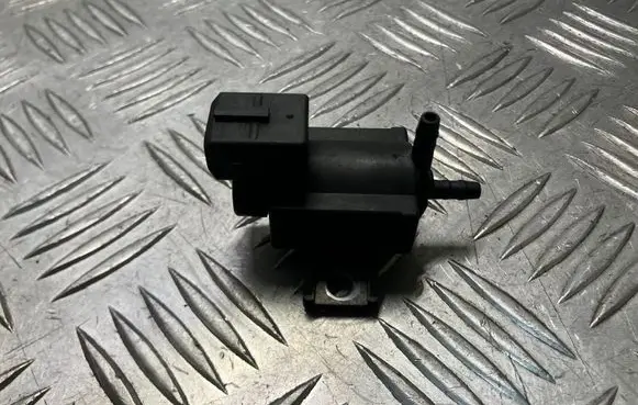 Toyota Avensis T270 Vacuum valve 258600R010