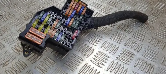 Porsche Cayenne (9PA) Fuse module 7L0941828B