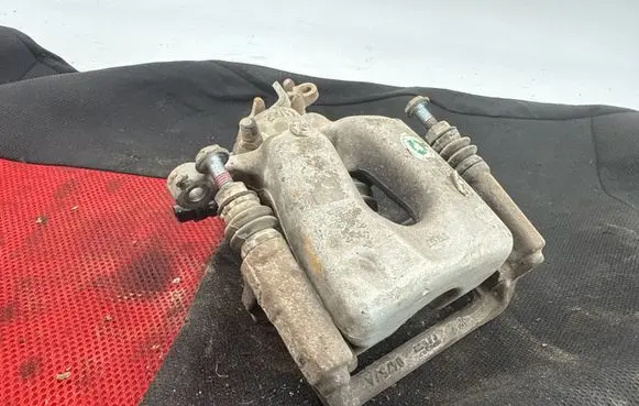 Alfa Romeo 159 Rear brake caliper A823