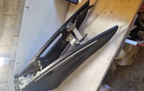 Mercedes-Benz ML W164 Center console A1646801314