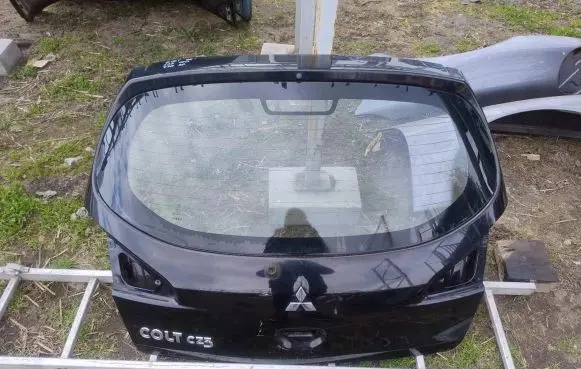 Mitsubishi Colt CZ3 Tailgate/trunk/boot lid