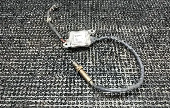 Mercedes-Benz E W212 Lambda probe sensor A0009055100