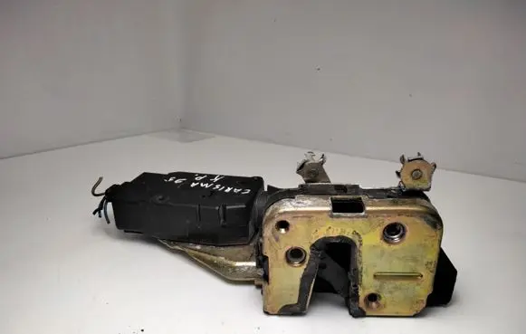 Mitsubishi Carisma Front door lock