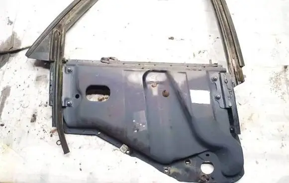 Audi 80 90 S2 B4 Rear door window/glass frame 