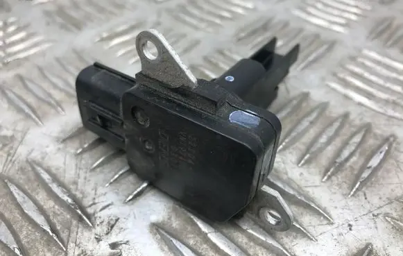 Lexus CT 200H Mass air flow meter 222040V020