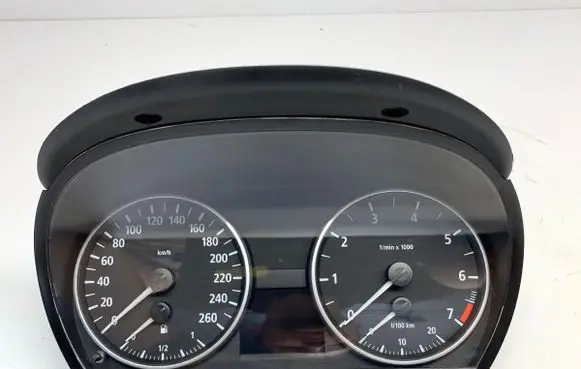 Speedometer (instrument cluster)