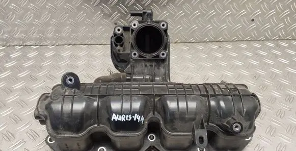 Toyota Auris E180 Intake manifold 