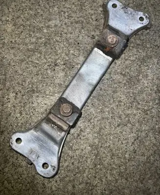 BMW 5 E39 Gear shift cable bracket 4403361
