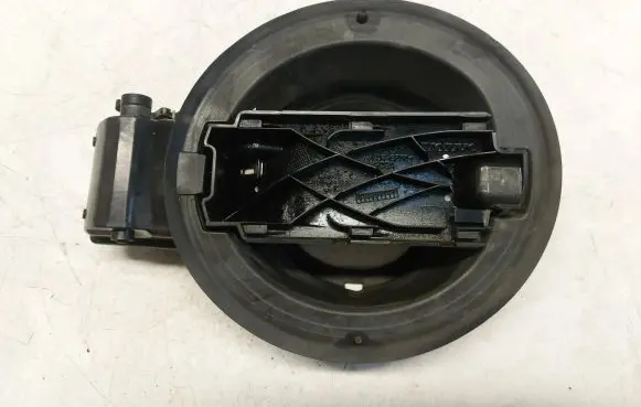 Volvo XC90 Fender mounting bracket 31378983