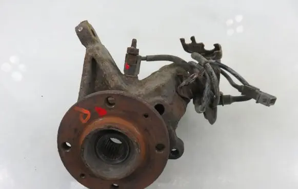 Citroen Xsara Picasso Front wheel hub spindle knuckle 