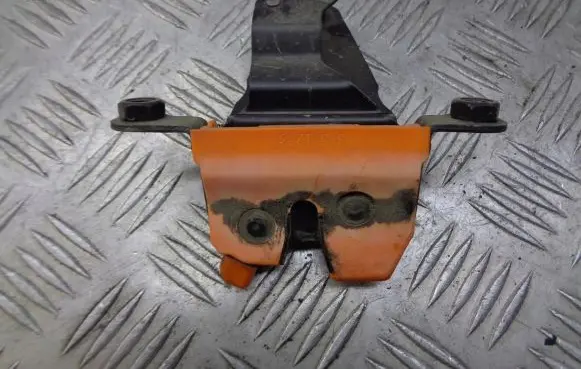 Skoda Fabia Mk1 (6Y) Tailgate exterior lock 6Y0827501C