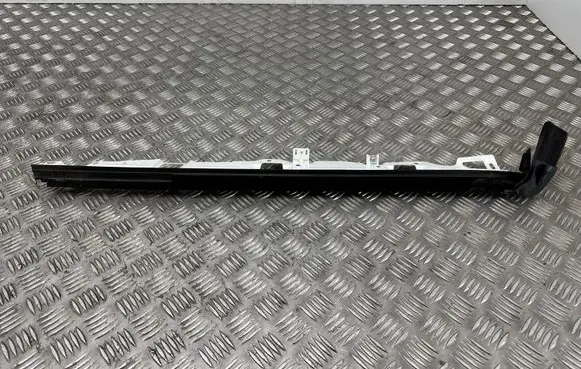 BMW 4 F32 F33 Rear door rubber seal (on body) 7280295