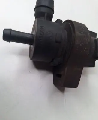 Vacuum valve