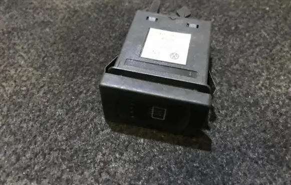 Volkswagen PASSAT B5.5 Windscreen/window heater switch 3b0959621c