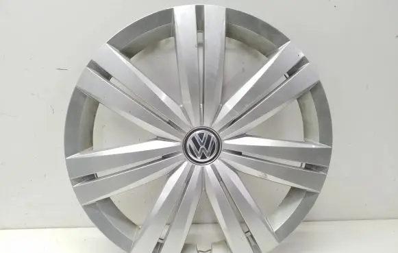 Volkswagen Jetta VI R16 wheel hub/cap/trim 5C0601147E