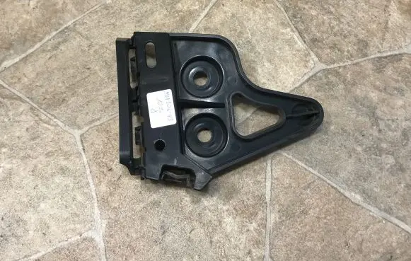 BMW 3 E90 E91 Front bumper mounting bracket 7127718