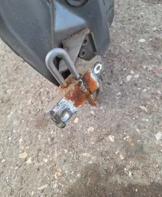 Audi A4 S4 B5 8D Front door lower hinge 