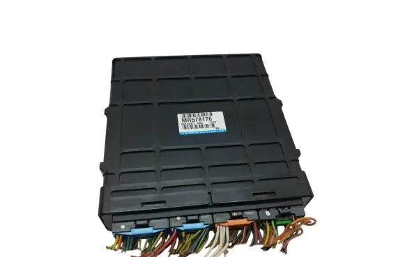 Mitsubishi Pajero Engine control unit/module MR578176 E6T36377