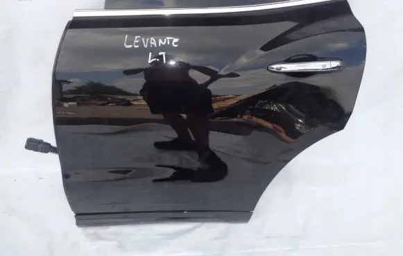 Maserati Levante Rear door