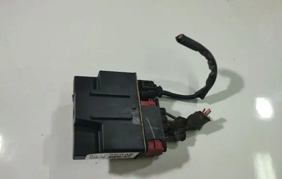 Citroen C5 Coolant fan relay 9652021180