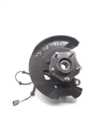 Nissan X-Trail T32 Front wheel hub