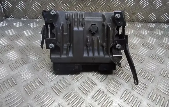 Lexus ES 250 - 300 - 330 Engine control unit/module 8966133Z10 2763002271