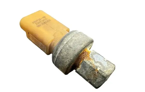 Peugeot 3008 II Air conditioning (A/C) pressure sensor 9673006380 22K8MX5 82CP3206