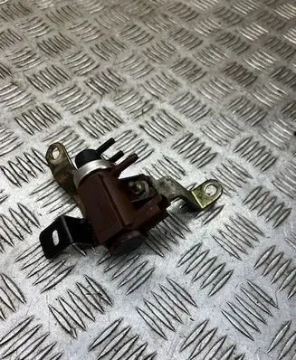 Mazda 3 I Vacuum valve 467351