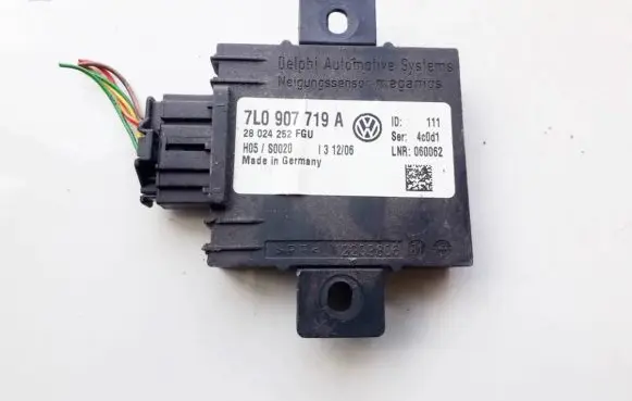 Volkswagen Touareg I Alarm control unit/module 7l0907719a 28024252fgu