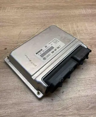 Volkswagen PASSAT B5 Engine control unit/module ECU 8D0907558F 0261204613 614