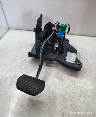 Peugeot 508 RXH Brake pedal 9666871680