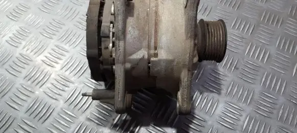 Volkswagen Golf IV Generator/alternator 037903025E 0124315004