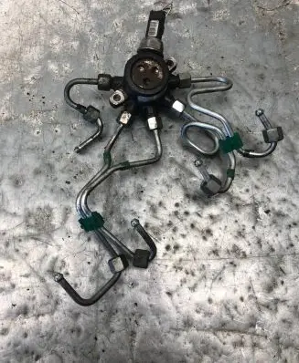 Renault Scenic III - Grand scenic III Fuel distributor 8200584034