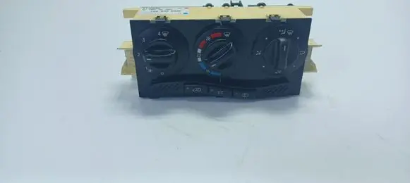 Mercedes-Benz A W168 Climate control unit 1688300485