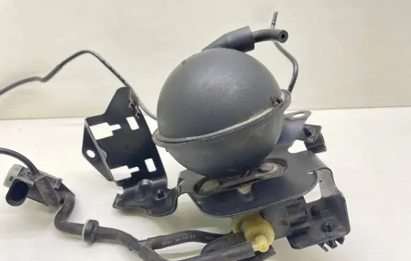 Vacuum air tank
