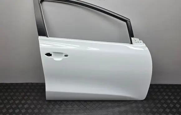 KIA Ceed Front door