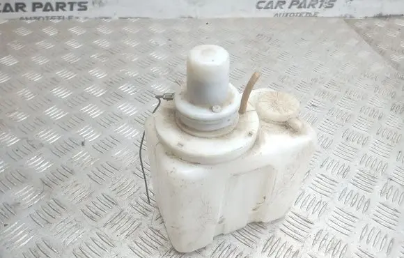 Renault Trafic I Windshield washer fluid reservoir/tank