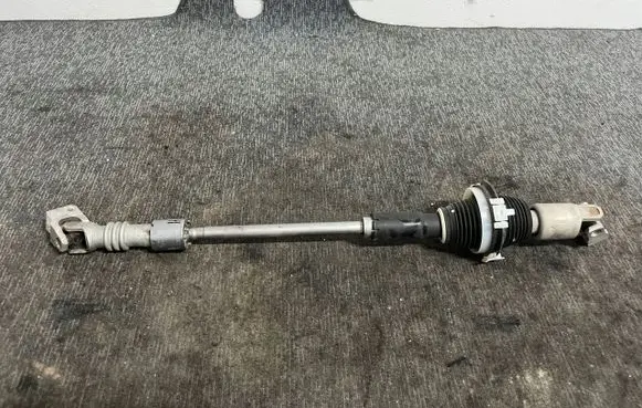 Steering wheel axle set