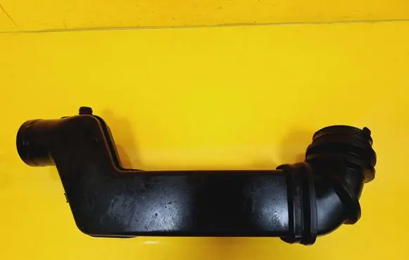 Mercedes-Benz E W124 Air intake hose/pipe 1111400912